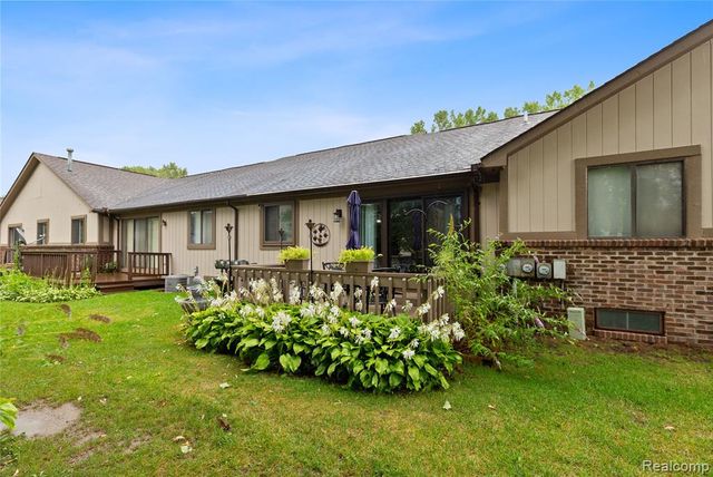 20473 Longwood Drive, Clinton Township, MI 48038