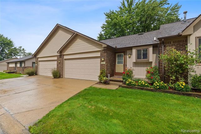 20473 Longwood Drive, Clinton Township, MI 48038