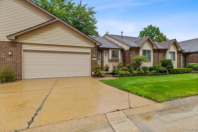 20473 Longwood Drive, Clinton Township, MI 48038