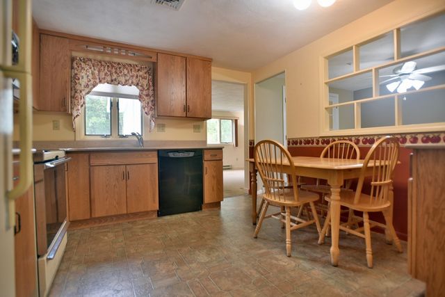 18 Delorenzo Dr, Randolph, MA 02368