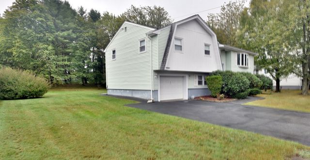 18 Delorenzo Dr, Randolph, MA 02368