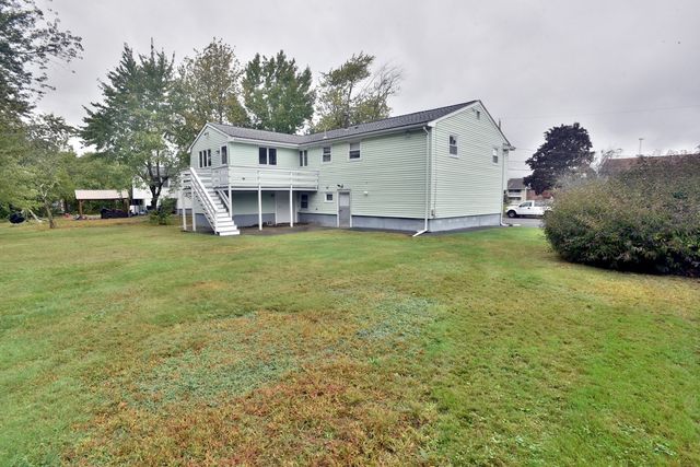 18 Delorenzo Dr, Randolph, MA 02368
