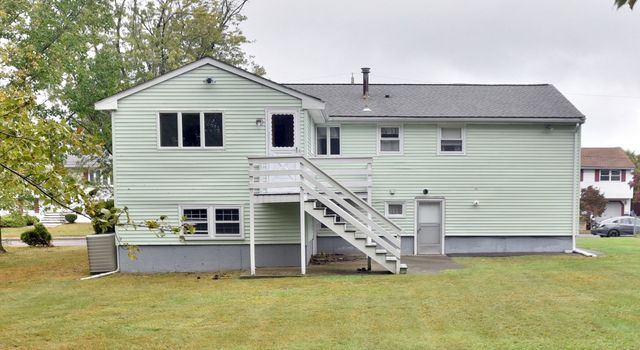 18 Delorenzo Dr, Randolph, MA 02368