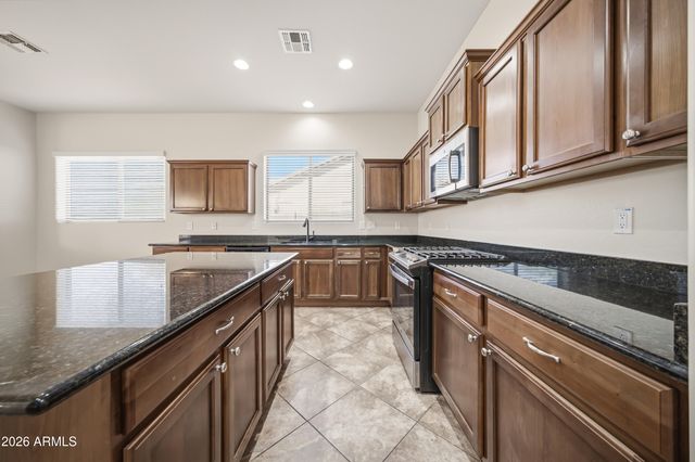 4915 W FAULL Drive, New River, AZ 85087