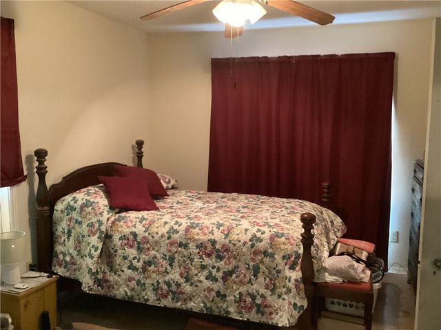 1021 E 2nd St, Alice, TX 78332