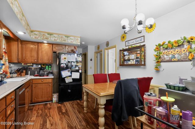 3503 Pinecone Cir, Louisville, KY 40241