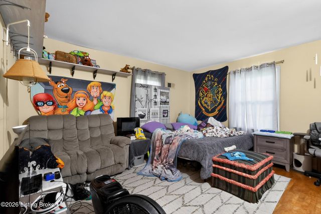 3503 Pinecone Cir, Louisville, KY 40241
