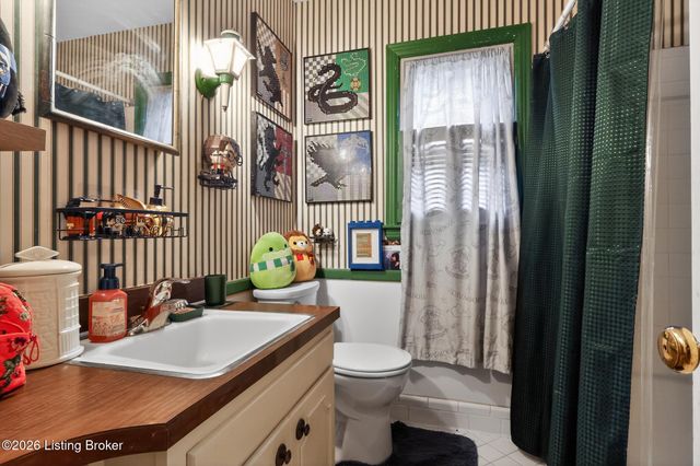 3503 Pinecone Cir, Louisville, KY 40241