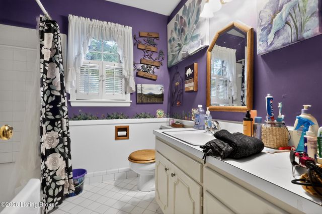 3503 Pinecone Cir, Louisville, KY 40241