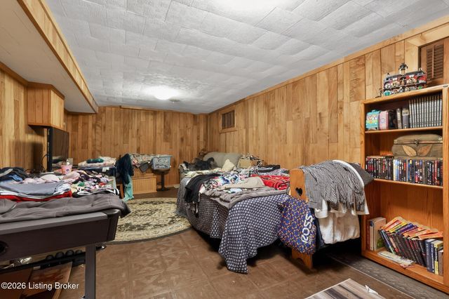 3503 Pinecone Cir, Louisville, KY 40241