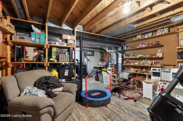 3503 Pinecone Cir, Louisville, KY 40241