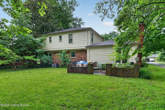 3503 Pinecone Cir, Louisville, KY 40241