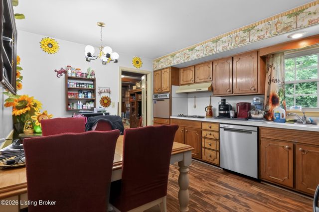 3503 Pinecone Cir, Louisville, KY 40241