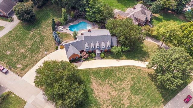 28 Court Lane, St Joseph, MO 64506