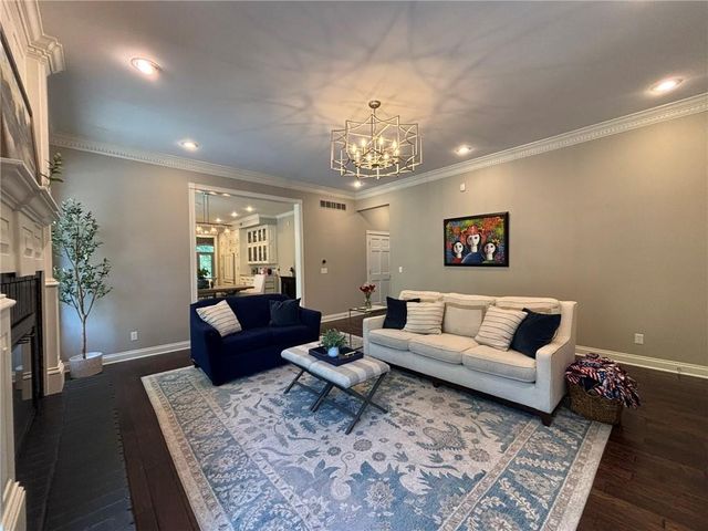 28 Court Lane, St Joseph, MO 64506