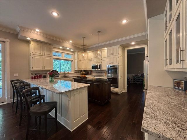 28 Court Lane, St Joseph, MO 64506