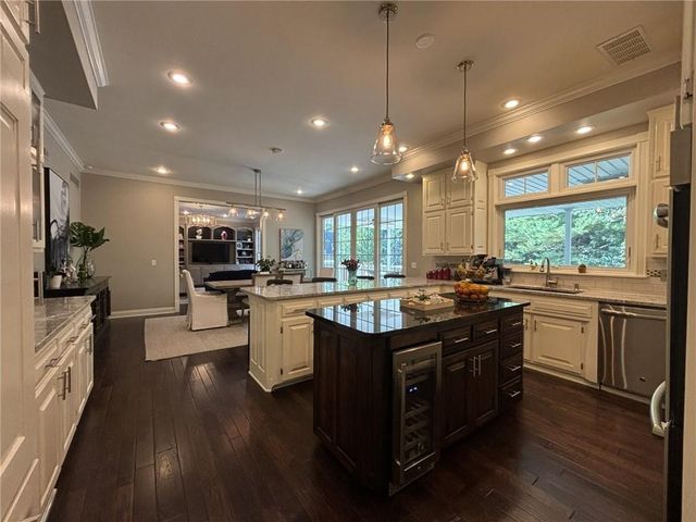 28 Court Lane, St Joseph, MO 64506