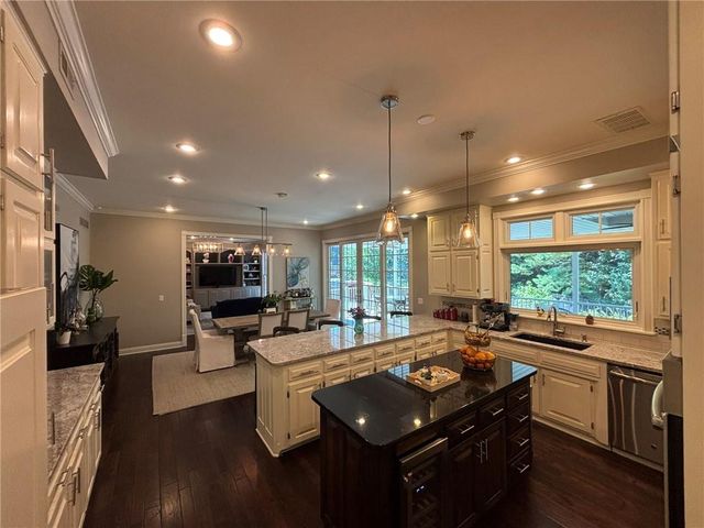 28 Court Lane, St Joseph, MO 64506