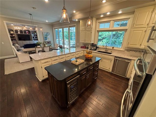 28 Court Lane, St Joseph, MO 64506