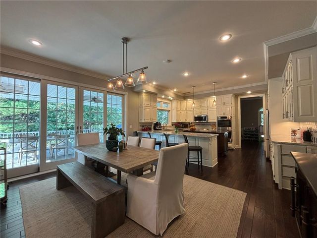 28 Court Lane, St Joseph, MO 64506