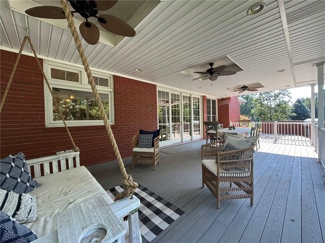 28 Court Lane, St Joseph, MO 64506