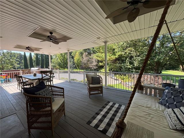 28 Court Lane, St Joseph, MO 64506