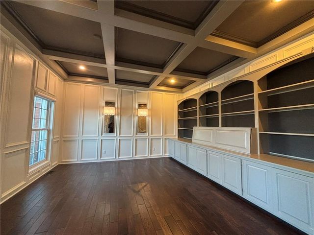 28 Court Lane, St Joseph, MO 64506