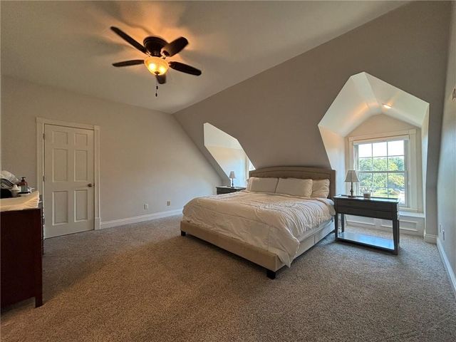 28 Court Lane, St Joseph, MO 64506