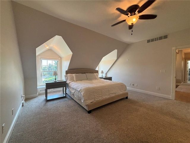 28 Court Lane, St Joseph, MO 64506