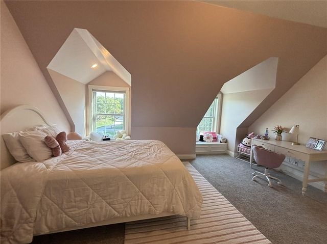 28 Court Lane, St Joseph, MO 64506