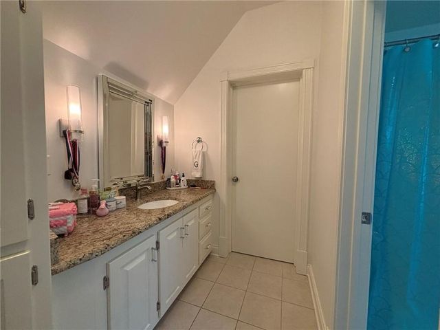 28 Court Lane, St Joseph, MO 64506