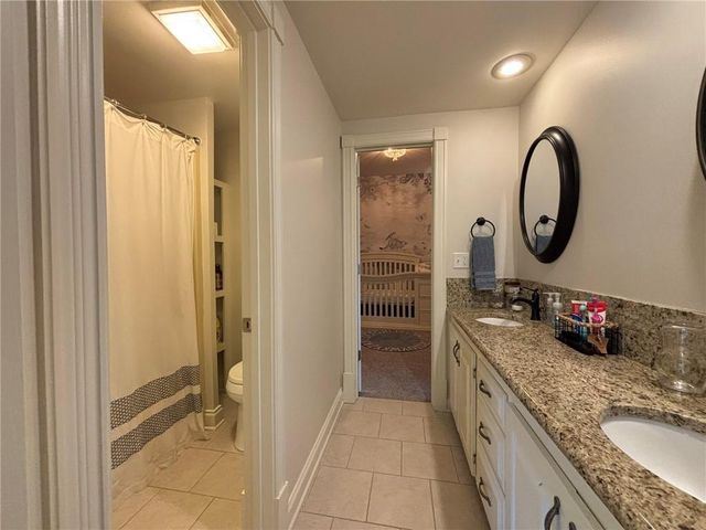 28 Court Lane, St Joseph, MO 64506