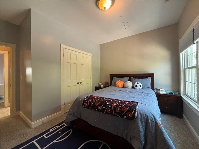 28 Court Lane, St Joseph, MO 64506