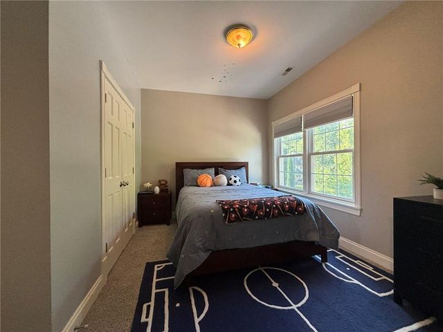 28 Court Lane, St Joseph, MO 64506