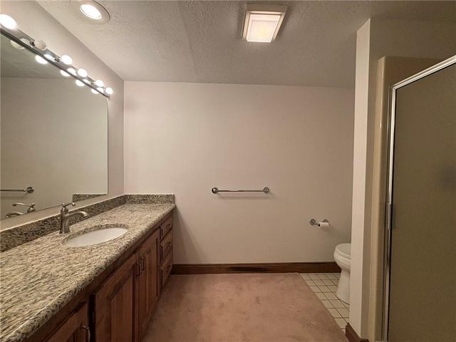 28 Court Lane, St Joseph, MO 64506