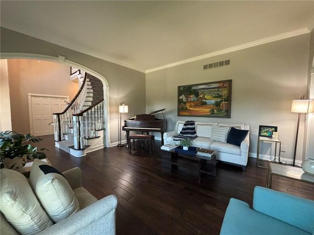 28 Court Lane, St Joseph, MO 64506