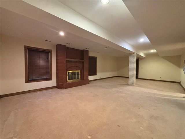 28 Court Lane, St Joseph, MO 64506