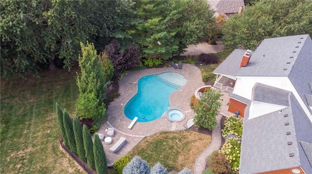 28 Court Lane, St Joseph, MO 64506