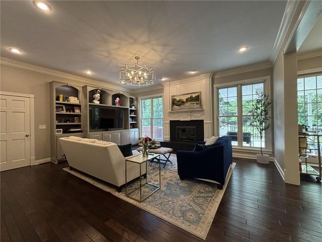 28 Court Lane, St Joseph, MO 64506