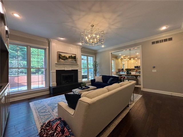 28 Court Lane, St Joseph, MO 64506