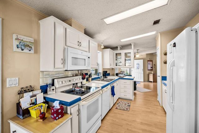 7904 Meadowlark Lane, Port St. Lucie, FL 34952