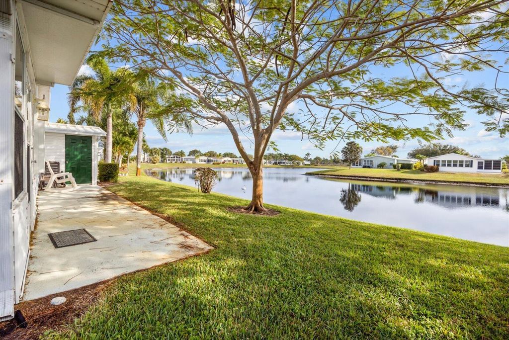 7904 Meadowlark Lane, Port St. Lucie, FL 34952