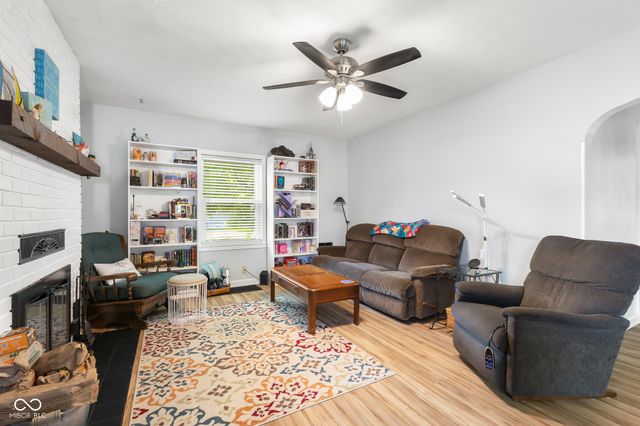 2411 Ohio Avenue, Columbus, IN 47201