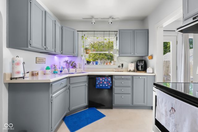 2411 Ohio Avenue, Columbus, IN 47201