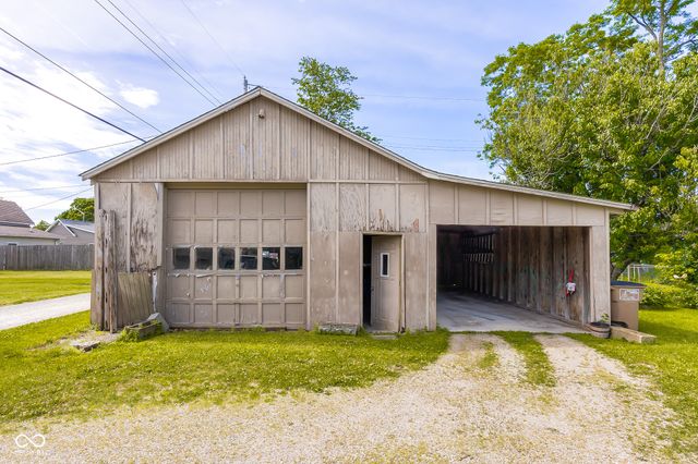 2411 Ohio Avenue, Columbus, IN 47201
