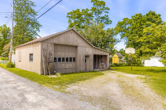 2411 Ohio Avenue, Columbus, IN 47201