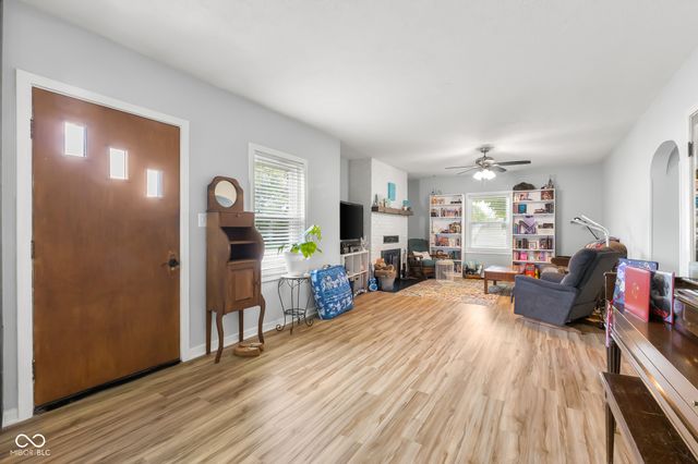 2411 Ohio Avenue, Columbus, IN 47201