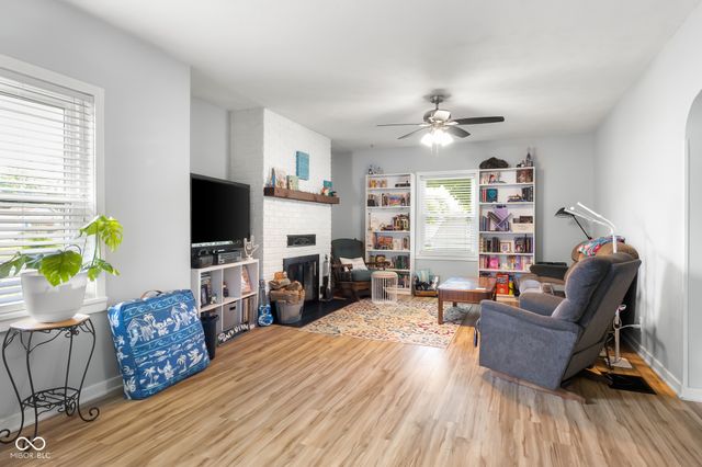2411 Ohio Avenue, Columbus, IN 47201
