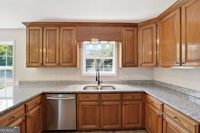 981 Hoyt Street, Cornelia, GA 30531