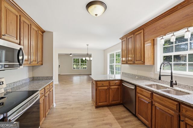 981 Hoyt Street, Cornelia, GA 30531